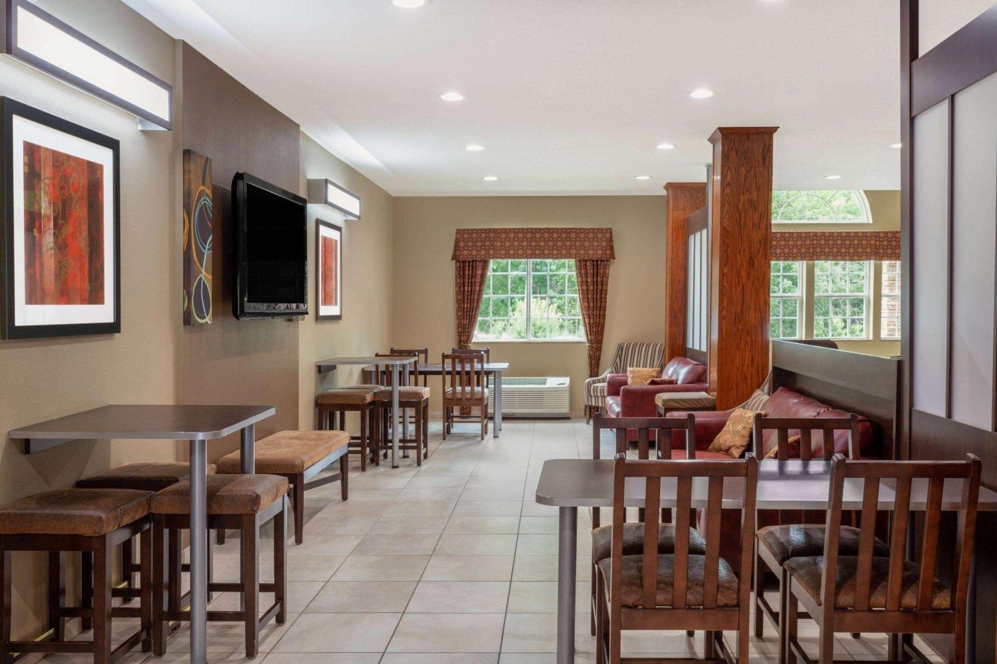 Microtel Inn & Suites By Wyndham Columbia Buitenkant foto